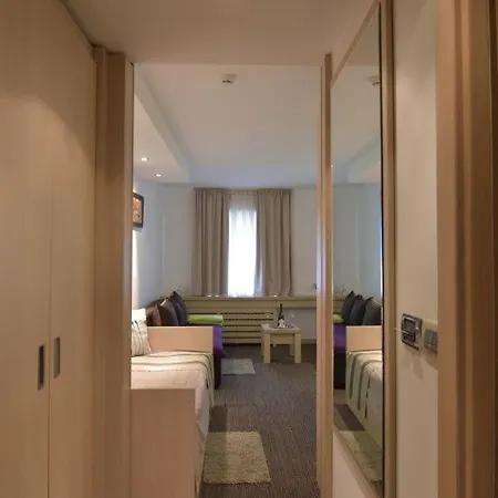 Konaci Lux