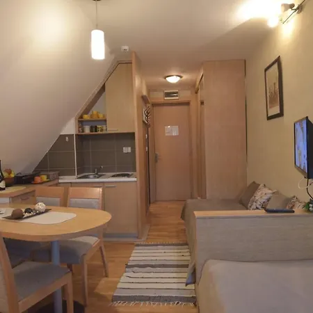 Konaci Lux Apartman *